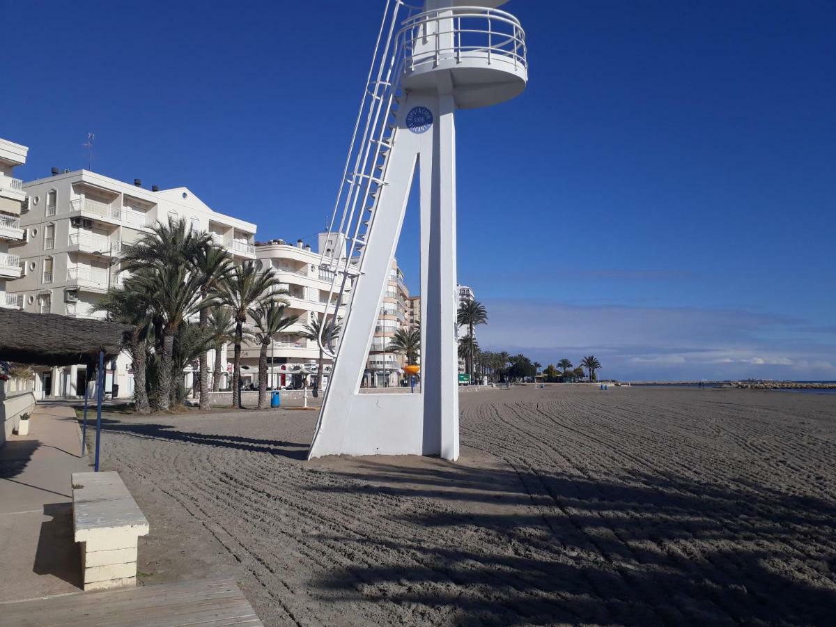 2 Bedroom'S Flat On The Beach, City Center, 1 Line Santa Pola Bagian luar foto