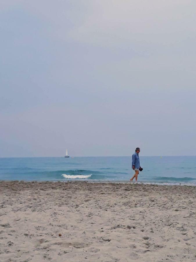 2 Bedroom'S Flat On The Beach, City Center, 1 Line Santa Pola Bagian luar foto
